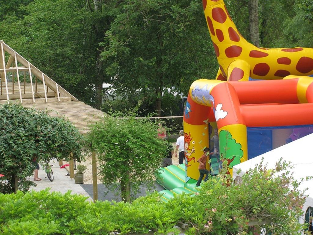 Camping Des Rochers Des Parcs Hotel Clécy Exterior photo