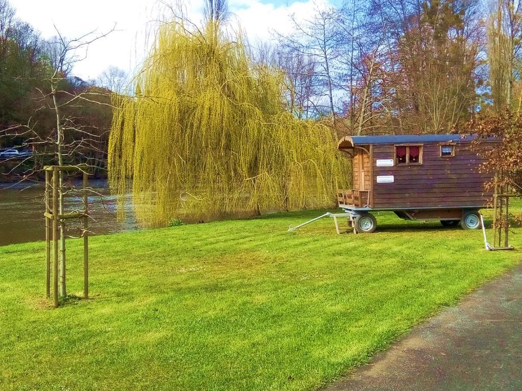Camping Des Rochers Des Parcs Hotel Clécy Exterior photo