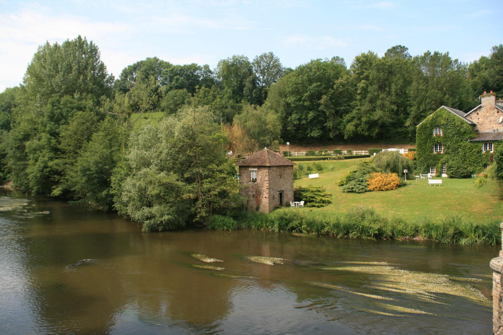 Camping Des Rochers Des Parcs Hotel Clécy Exterior photo
