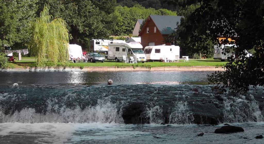 Camping Des Rochers Des Parcs Hotel Clécy Exterior photo